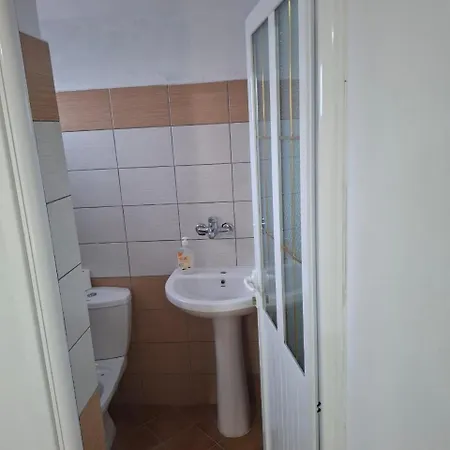 Twin Penthouse بيت ضيافة Konizbalte